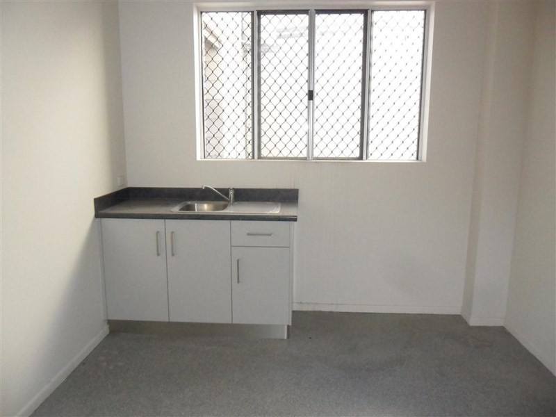 359 Yaamba Road, Park Avenue QLD 4701