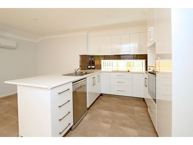 3/15 Card Street, Berserker QLD 4701