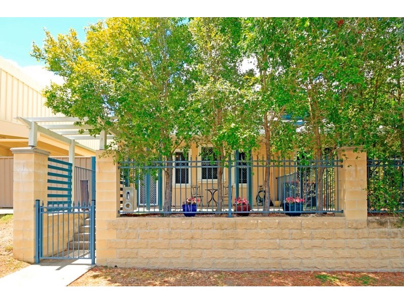 11/382 French Avenue, Frenchville QLD 4701