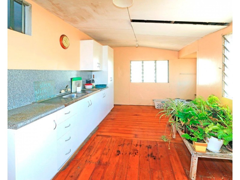 106 Gladstone Road, Allenstown QLD 4700