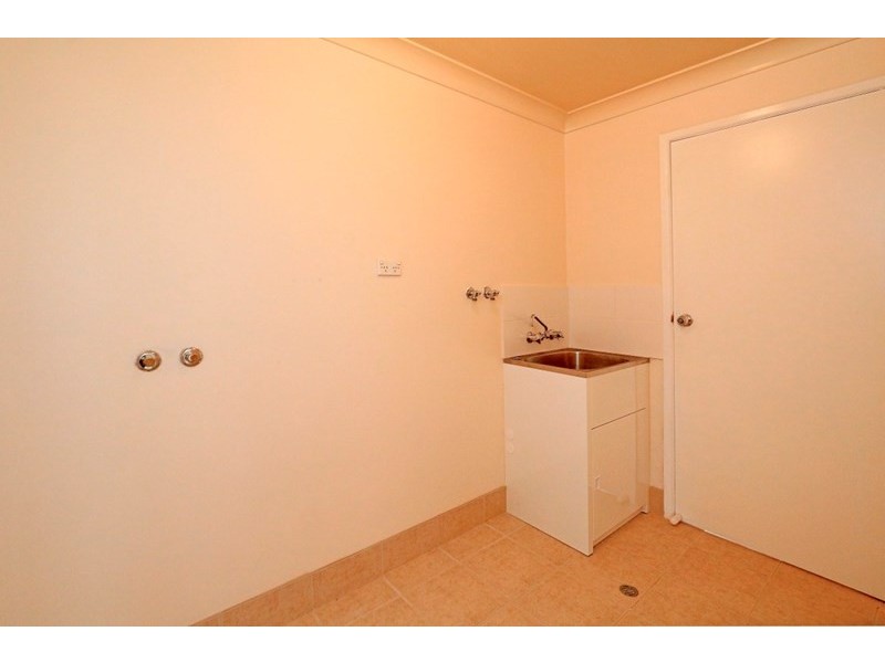 4 Poole Street, Kawana QLD 4701