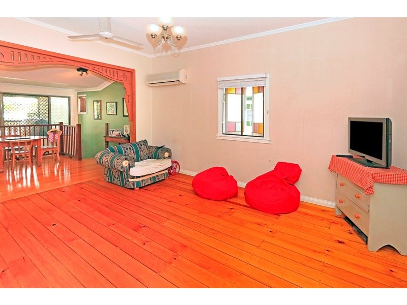 1 Penlington Street, The Range QLD 4700