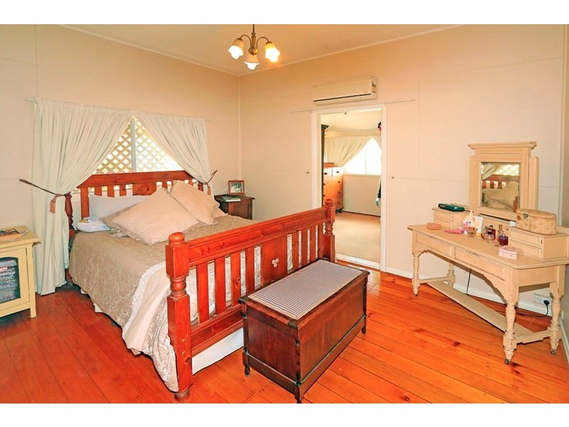 1 Penlington Street, The Range QLD 4700