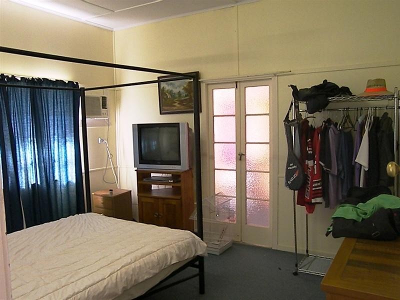 140 High Street, Berserker QLD 4701