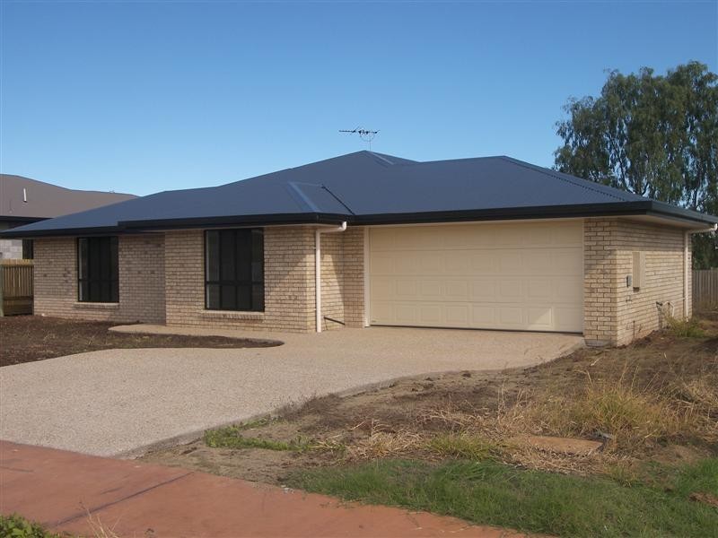 11 John Oxley Drive, Gracemere QLD 4702