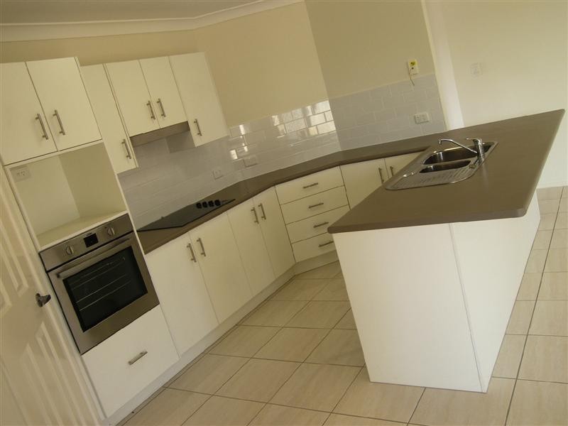 11 John Oxley Drive, Gracemere QLD 4702