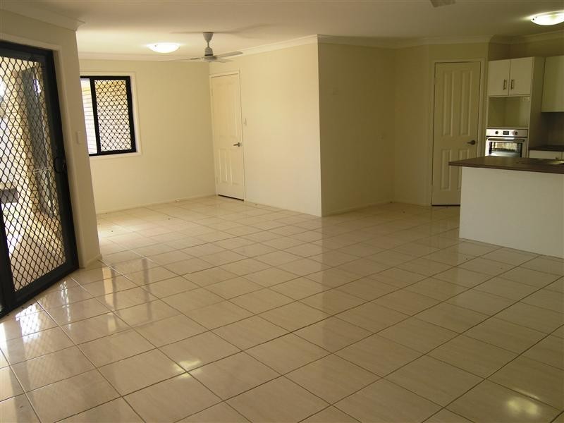 11 John Oxley Drive, Gracemere QLD 4702