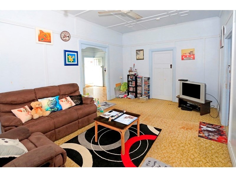 1 Mcilwraith Street, Kawana QLD 4701