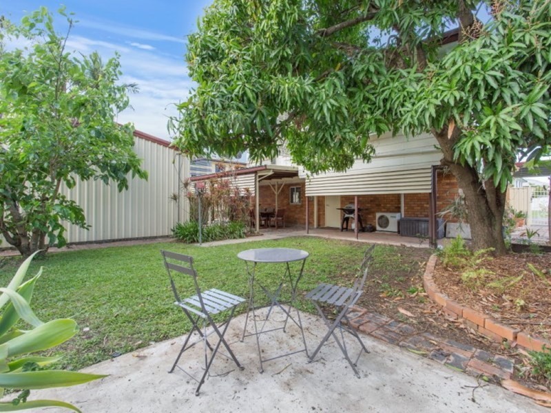 35 Barker Street, Kawana QLD 4701