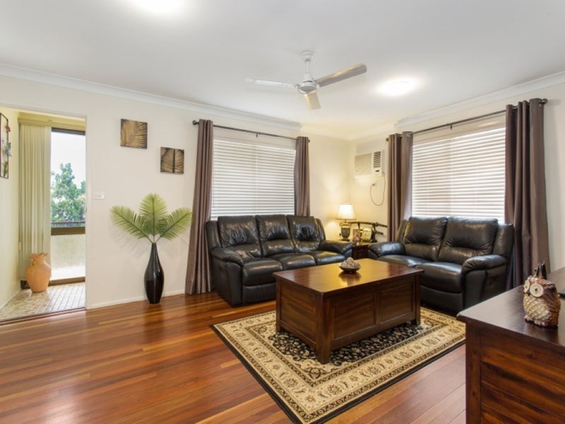 35 Barker Street, Kawana QLD 4701