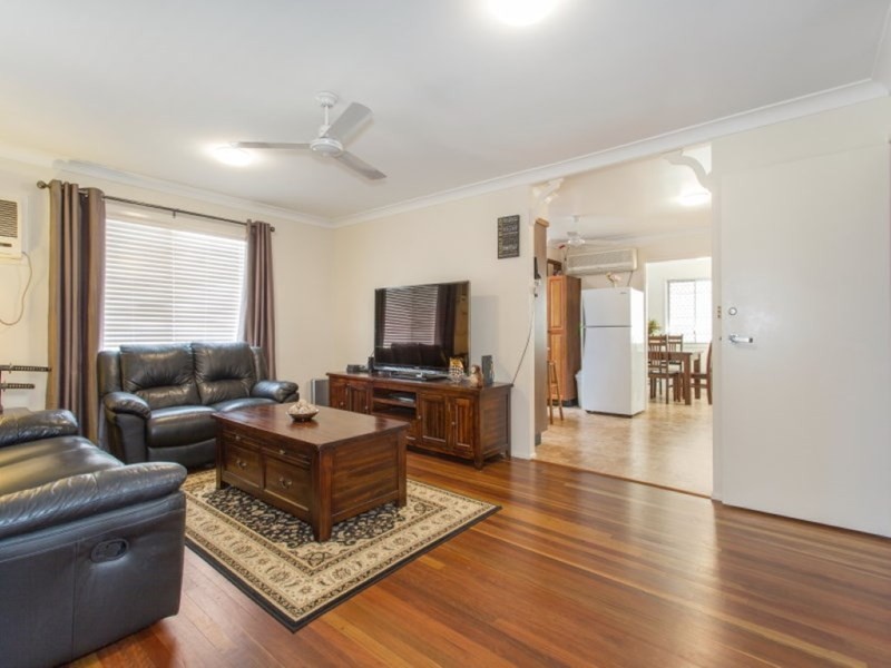 35 Barker Street, Kawana QLD 4701