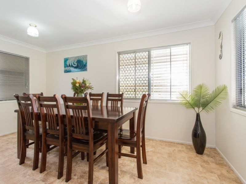 35 Barker Street, Kawana QLD 4701