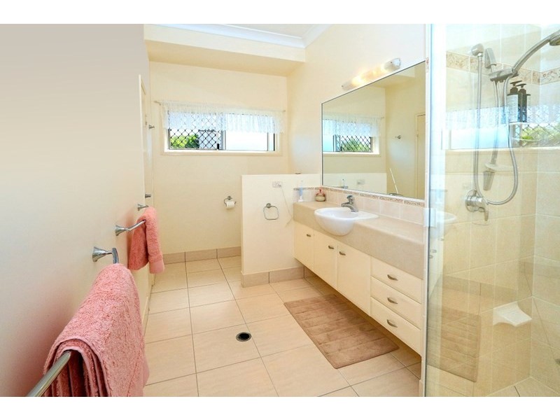 129 Angela Road, Rockyview QLD 4701