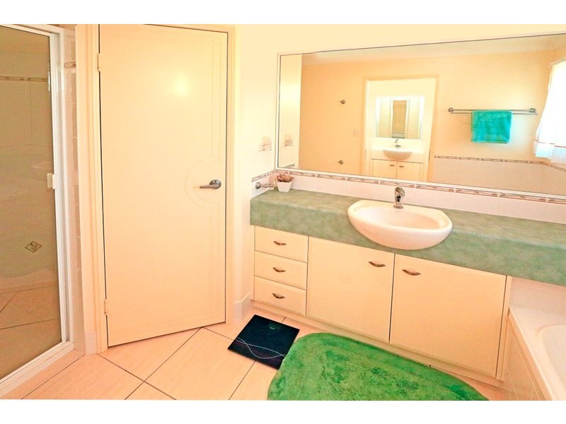 129 Angela Road, Rockyview QLD 4701