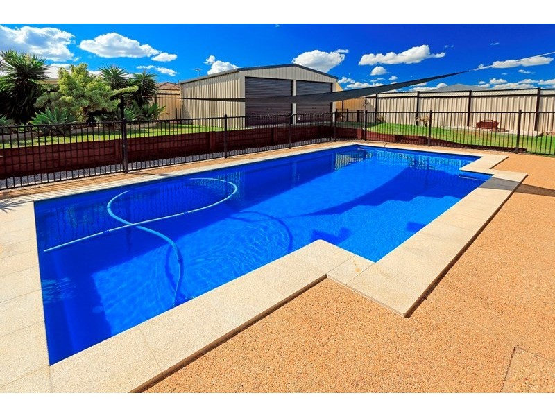 19 Broadhurst Drive, Gracemere QLD 4702