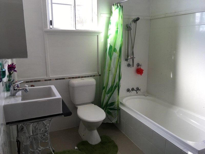 453 Lakes Creek Road, Lakes Creek QLD 4701