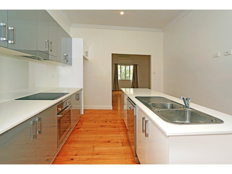 90 Nobbs Street, Berserker QLD 4701