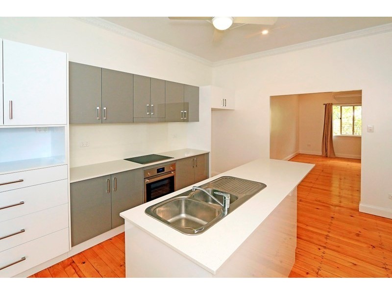 90 Nobbs Street, Berserker QLD 4701