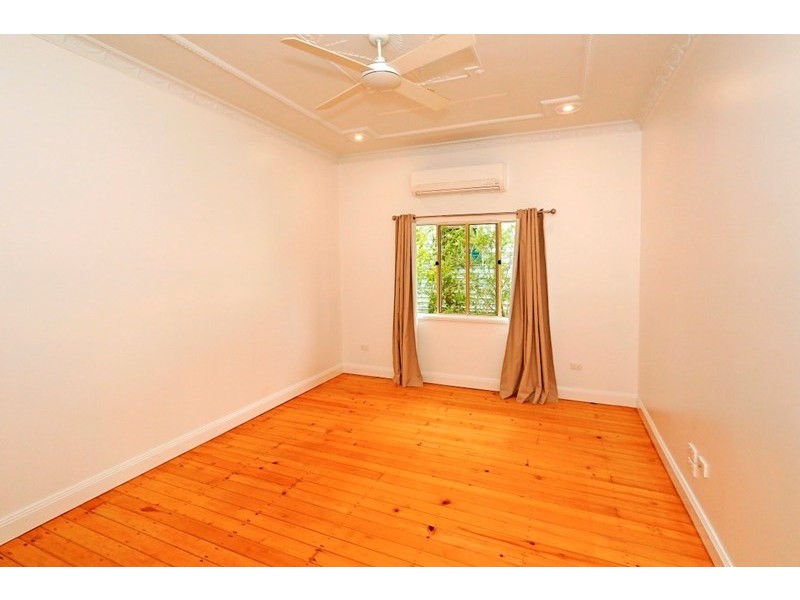 90 Nobbs Street, Berserker QLD 4701