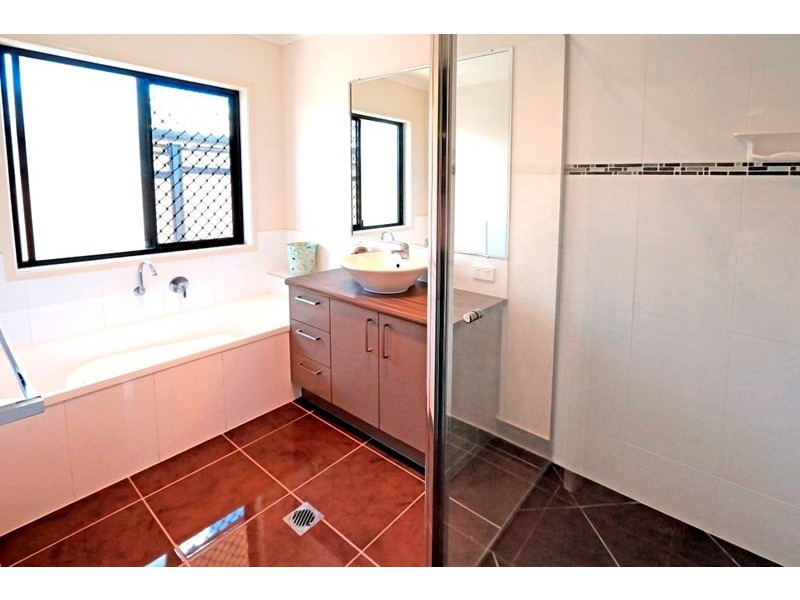 19 Broadhurst Drive, Gracemere QLD 4702
