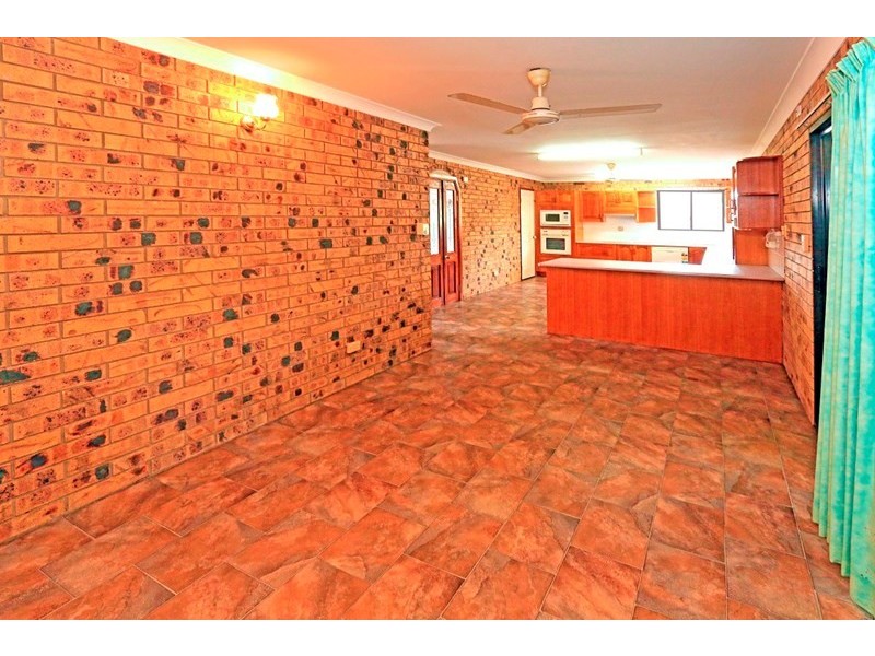 15 Hutcheon Street, Kawana QLD 4701