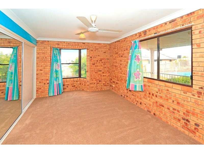 15 Hutcheon Street, Kawana QLD 4701