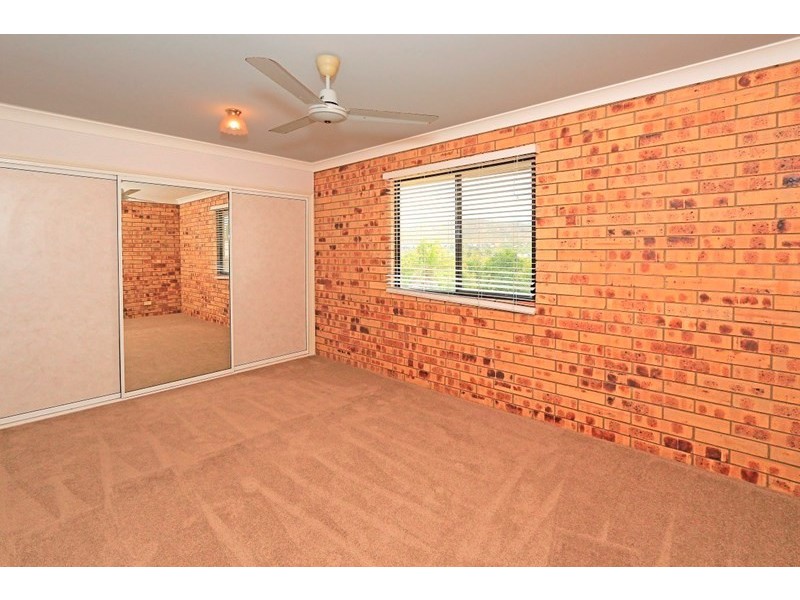 15 Hutcheon Street, Kawana QLD 4701