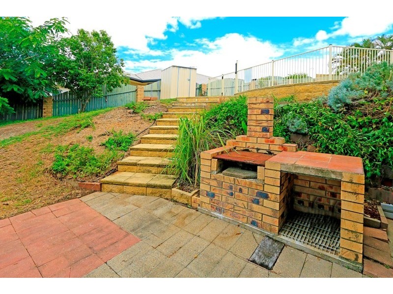 15 Hutcheon Street, Kawana QLD 4701