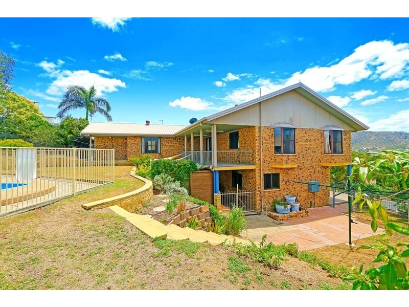 15 Hutcheon Street, Kawana QLD 4701