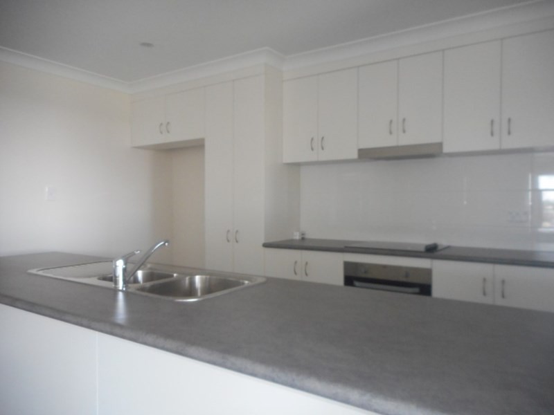 12 Gee Place, Gracemere QLD 4702