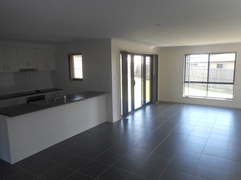 12 Gee Place, Gracemere QLD 4702