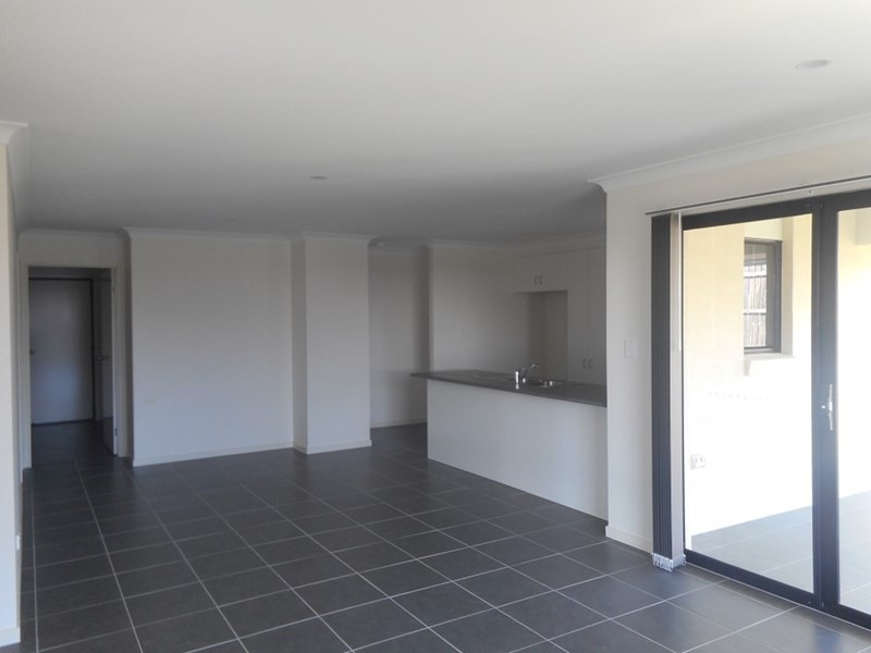 12 Gee Place, Gracemere QLD 4702