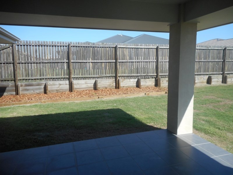 12 Gee Place, Gracemere QLD 4702