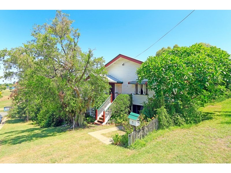 6 Smith Street, The Range QLD 4700