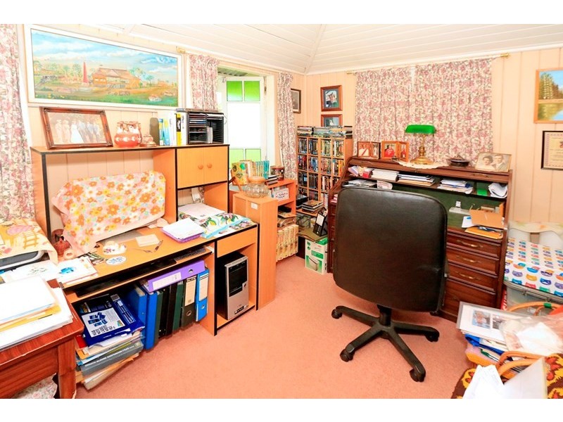 6 Smith Street, The Range QLD 4700