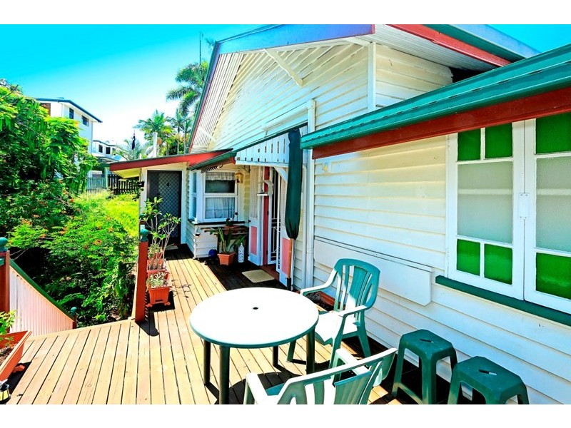 6 Smith Street, The Range QLD 4700