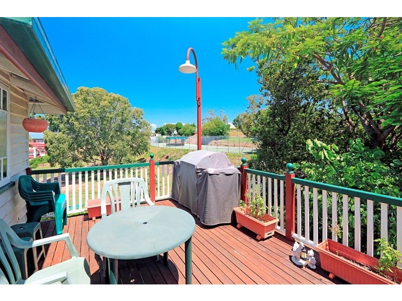 6 Smith Street, The Range QLD 4700