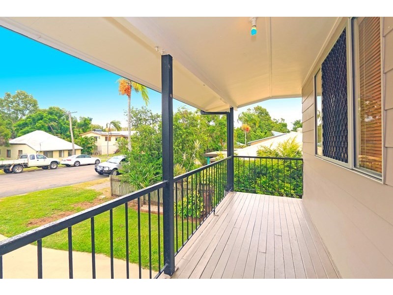 11 Charles Street, Berserker QLD 4701