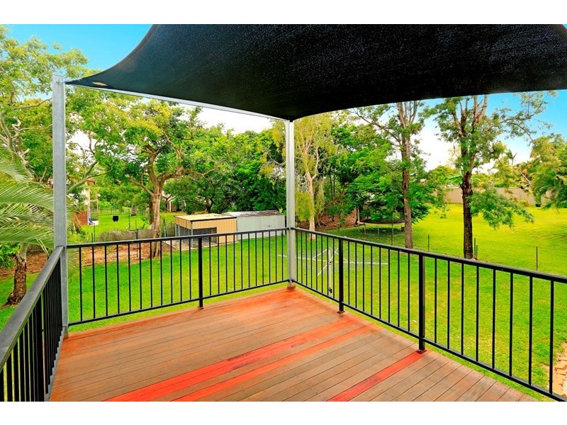 11 Charles Street, Berserker QLD 4701