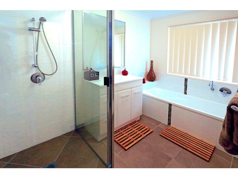 42 Joseph Street, Gracemere QLD 4702