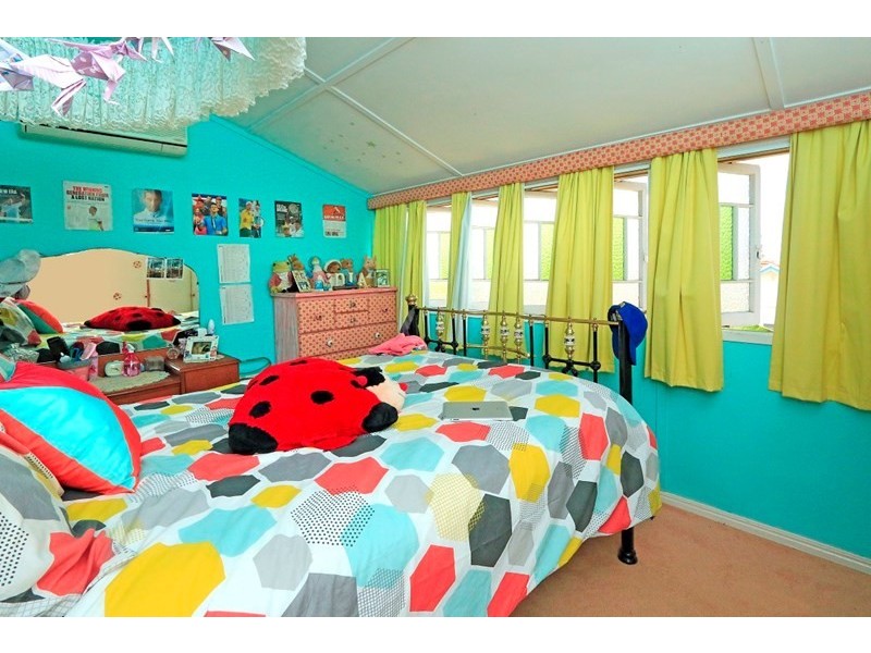 1 Penlington Street, The Range QLD 4700