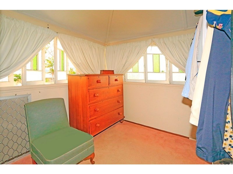 1 Penlington Street, The Range QLD 4700
