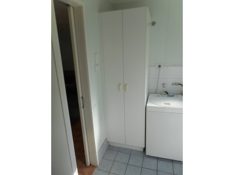 2/77 Buzacott Street, Park Avenue QLD 4701