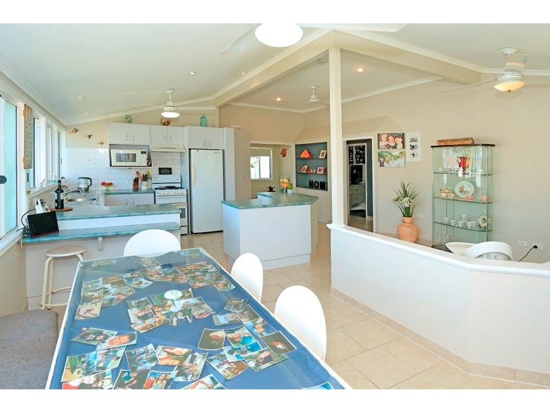 11 Tomkins Street, Berserker QLD 4701