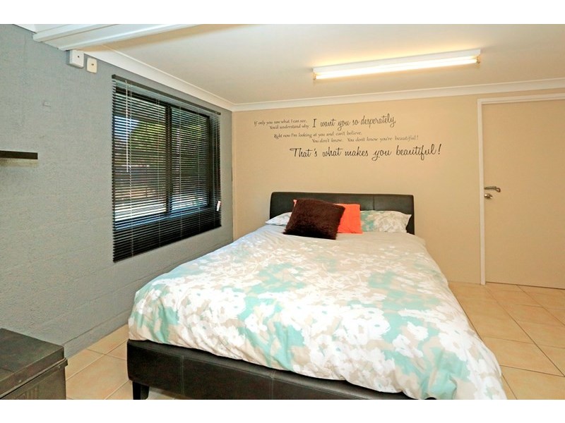 11 Tomkins Street, Berserker QLD 4701