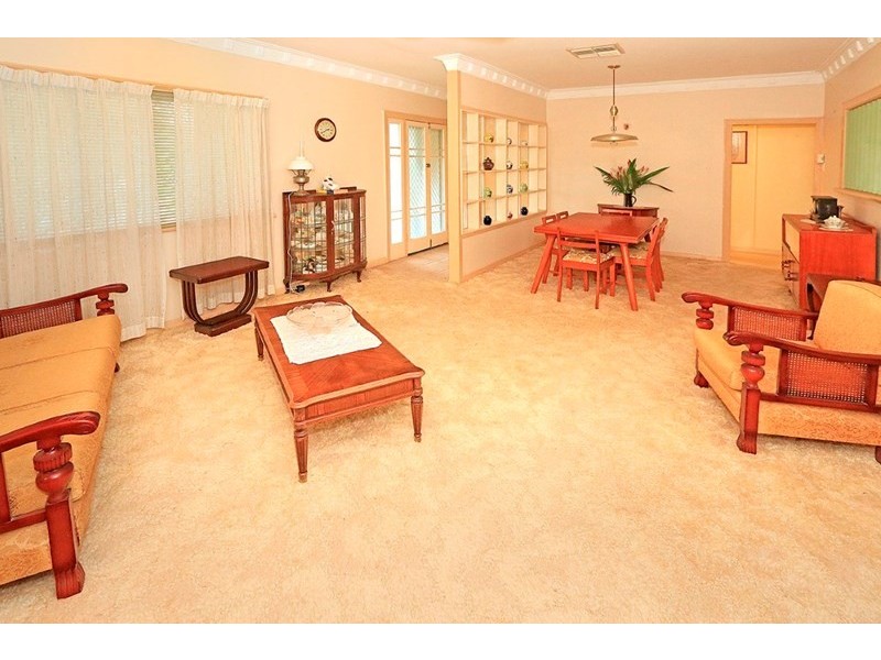 6 Clarke Street, The Range QLD 4700