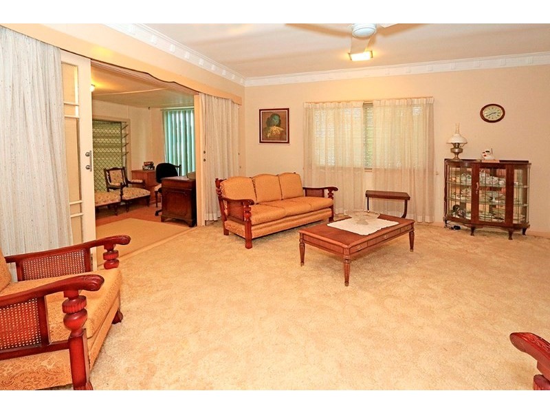 6 Clarke Street, The Range QLD 4700