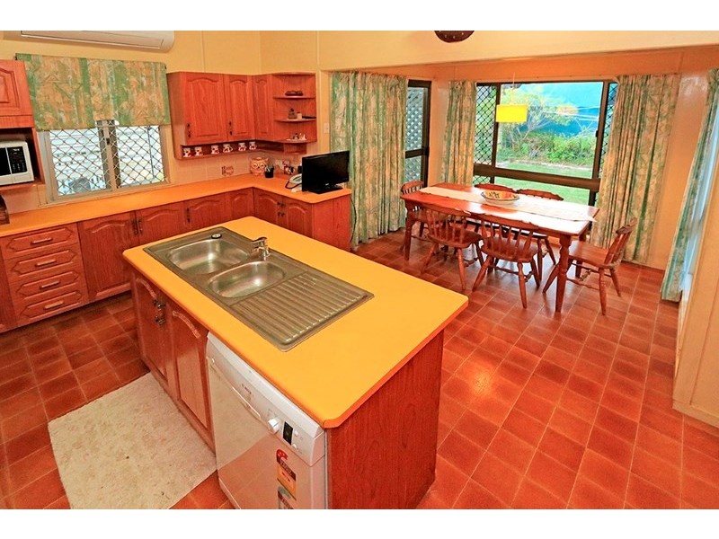 6 Clarke Street, The Range QLD 4700