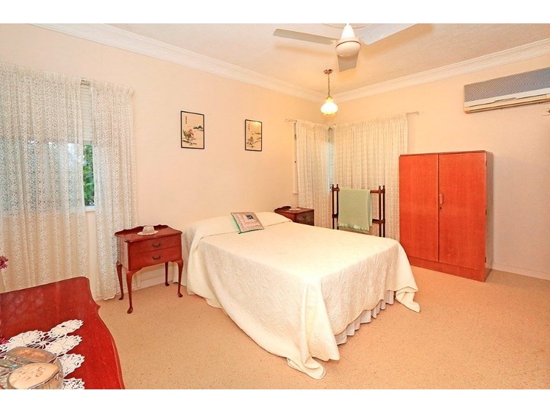 6 Clarke Street, The Range QLD 4700