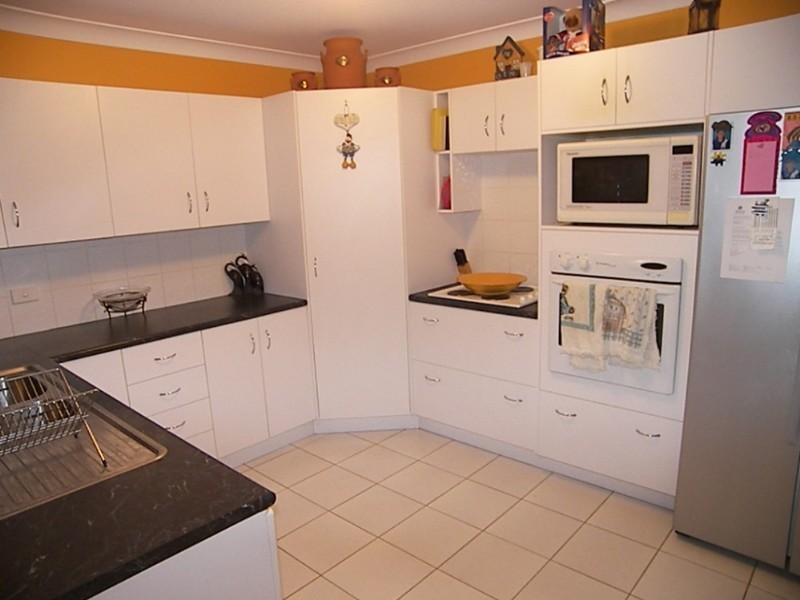 11 Banksia Court, Gracemere QLD 4702